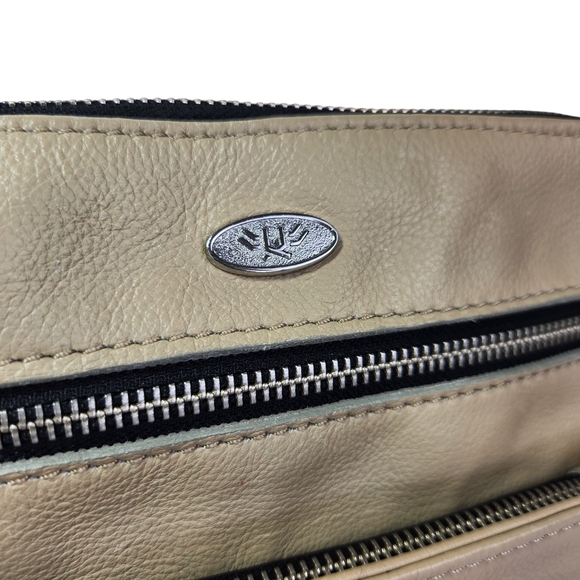 Luxeoria Pebble Grain Leather Crossbody Bag Light Peach Tan Beige Classic Medium - Picture 4 of 16